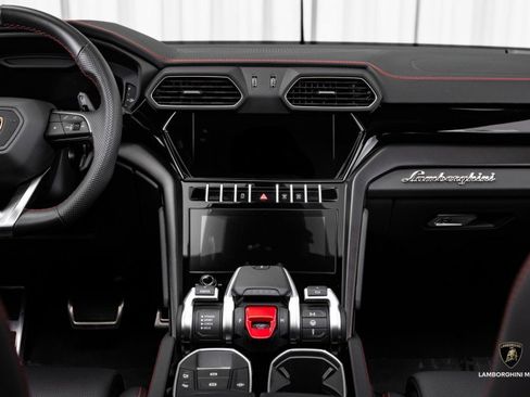 Used 2024 Lamborghini Urus S image 37