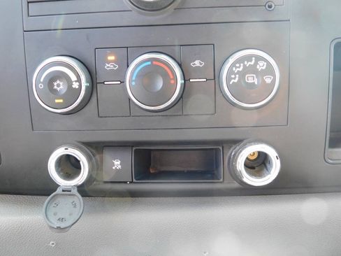 Used 2011 GMC Sierra 1500 W/T AWD/4WD image 11