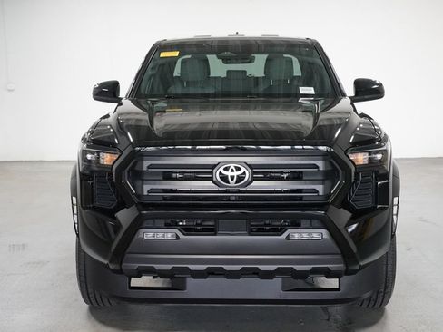 Certified 2025 Toyota Tacoma SR5 RWD image 2