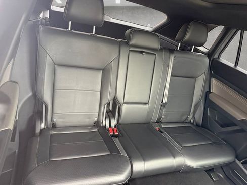 Used 2022 Volkswagen Atlas Cross Sport SE image 22