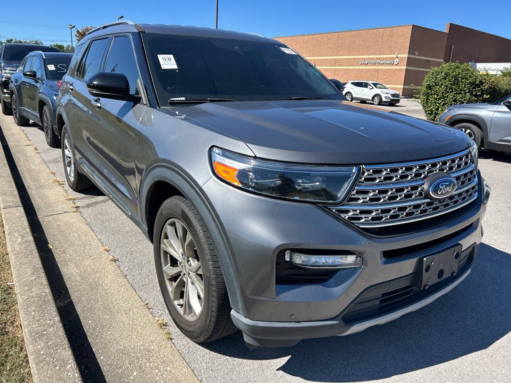 Used 2022 Ford Explorer Limited w/ Equipment Group 301A AWD/4WD image 2