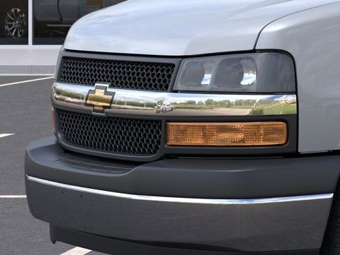 New 2026 Chevrolet Express 2500 RWD image 20