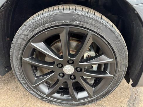 Used 2009 Toyota Matrix XRS image 31