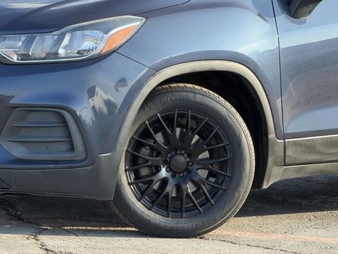 Used 2019 Chevrolet Trax LS w/ Tint and Cruise Package image 8