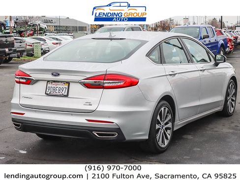 Used 2019 Ford Fusion SE image 4