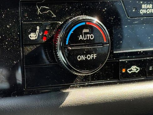 Used 2024 Nissan Pathfinder SV image 13