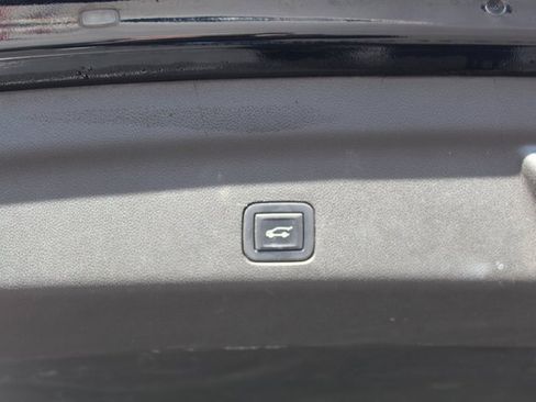 Used 2022 GMC Yukon Denali w/ Max Trailering Package image 10