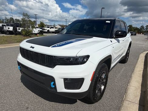 Used 2024 Jeep Grand Cherokee Trailhawk AWD/4WD image 61