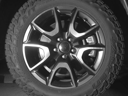 Used 2025 Jeep Compass Trailhawk w/ Trailer Tow Group AWD/4WD image 13