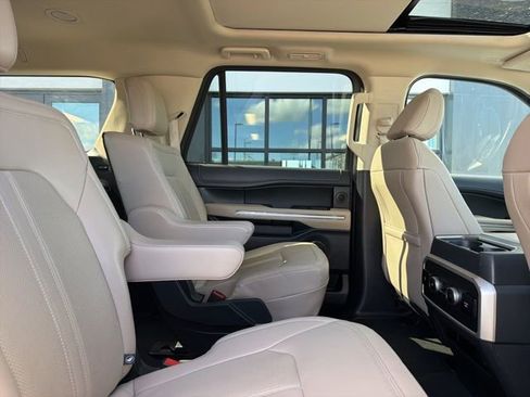 Used 2024 Ford Expedition Max Limited image 15