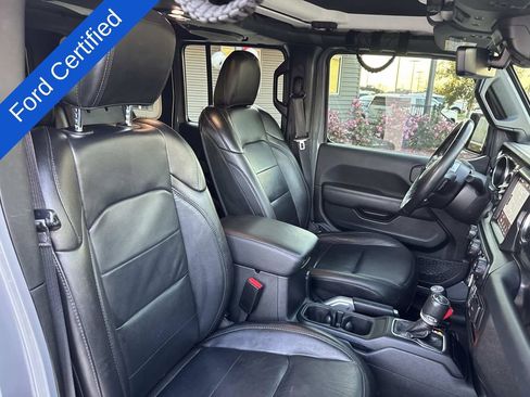 Used 2022 Jeep Wrangler Unlimited Sahara image 12