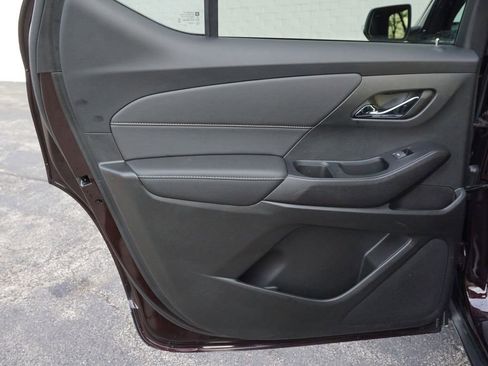 Used 2023 Chevrolet Traverse LT FWD image 26