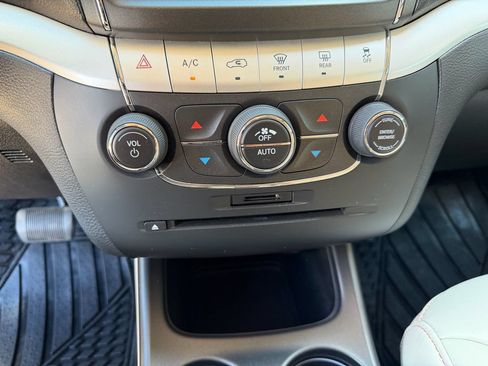 Used 2014 Dodge Journey Limited w/ Flexible Seating Group FWD image 41