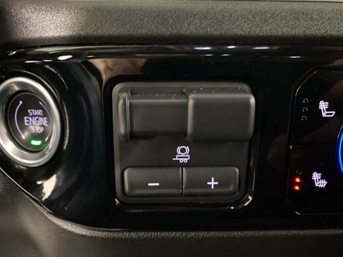 Used 2025 Chevrolet Silverado 1500 LT image 7