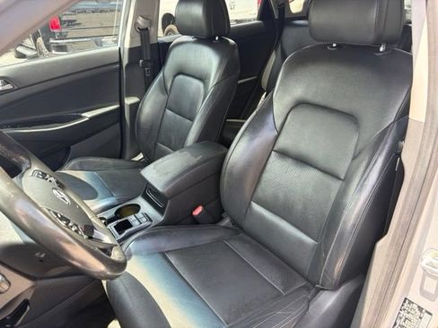 Used 2016 Hyundai Tucson Limited w/ Option Group 03 FWD image 15