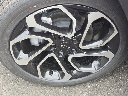 New 2026 Chevrolet Trax RS w/ Sunroof Package image 18