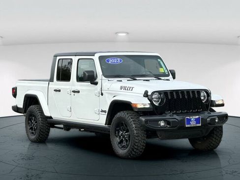 Used 2023 Jeep Gladiator Sport image 8