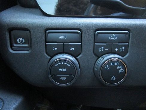 Certified 2024 Chevrolet Silverado 1500 LT image 12