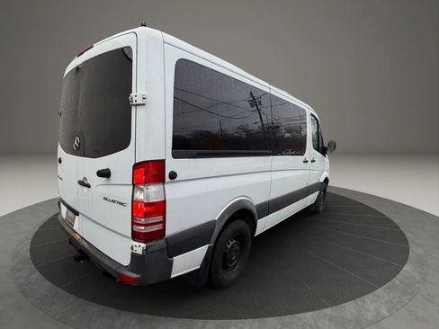 Used 2015 Mercedes-Benz Sprinter 2500 image 5