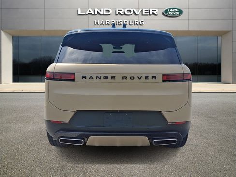 Used 2025 Land Rover Range Rover Sport AWD/4WD image 5