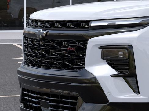 New 2026 Chevrolet Traverse RS w/ LPO, Floor Liner Package FWD image 37