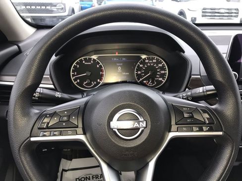 Used 2024 Nissan Altima 2.5 SV FWD image 14