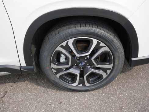 Used 2023 Subaru Ascent Limited w/ Technology Package AWD/4WD image 9