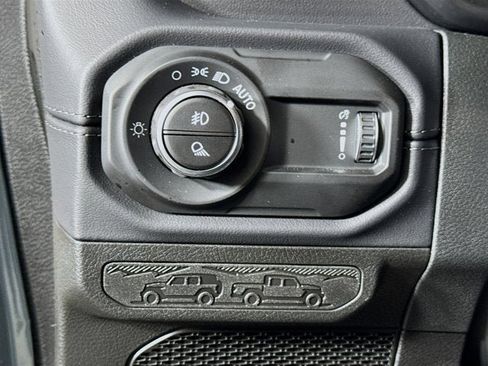 Used 2025 Jeep Gladiator Sport image 10