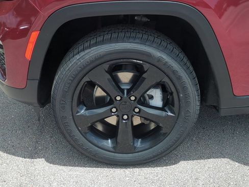 Used 2023 Jeep Grand Cherokee Limited w/ Black Appearance Package RWD image 12