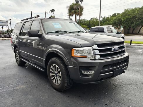 Used 2017 Ford Expedition XLT AWD/4WD image 4