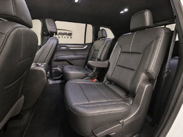 Used 2026 GMC Acadia Elevation w/ Elevation Premium Package FWD image 11