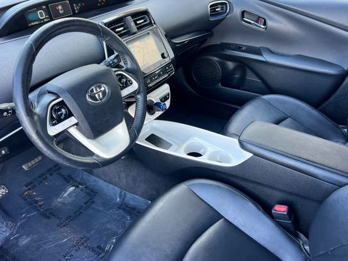 Used 2017 Toyota Prius Three FWD image 11
