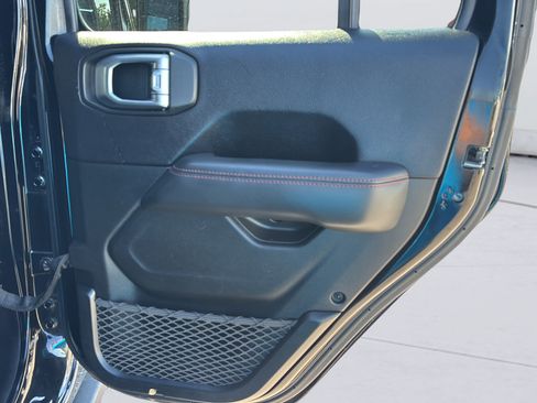 Used 2019 Jeep Wrangler Unlimited Rubicon AWD/4WD image 11