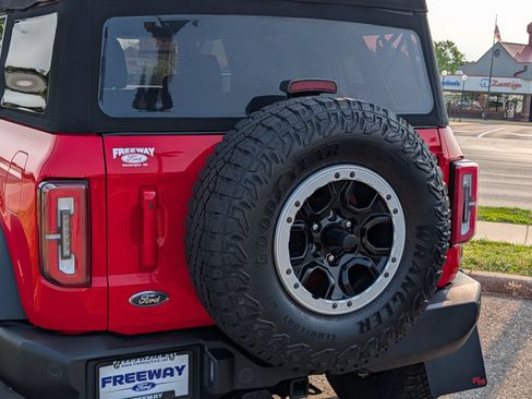 Certified 2023 Ford Bronco Outer Banks w/ Sasquatch Package AWD/4WD image 13