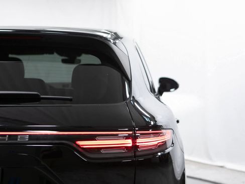 Certified 2023 Porsche Cayenne image 37
