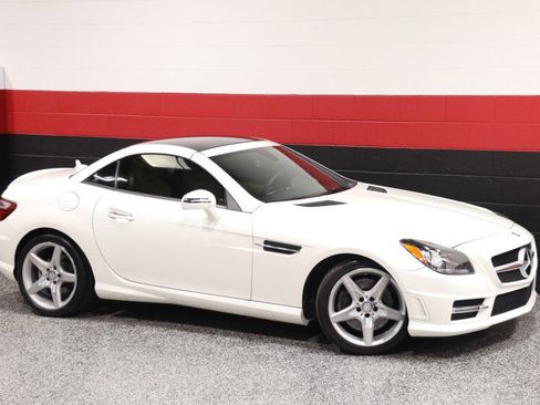 Used 2014 Mercedes-Benz SLK 250 image 4