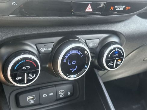 Used 2024 Hyundai Venue Limited FWD image 29