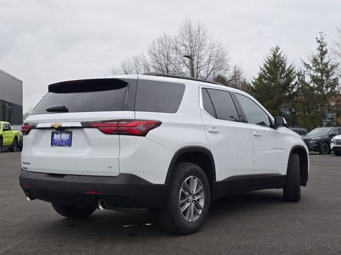 Used 2023 Chevrolet Traverse LT image 12