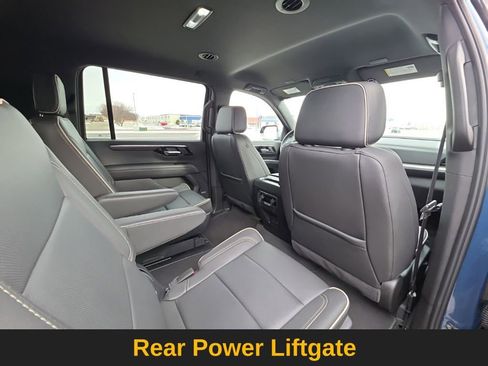 Used 2025 Chevrolet Suburban Premier image 17