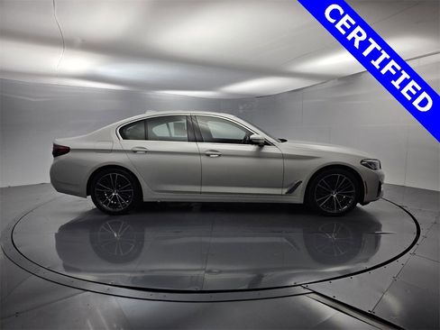 Certified 2022 BMW 540i w/ Premium Package image 13