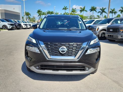 Used 2021 Nissan Rogue SL w/ Premium Package FWD image 2