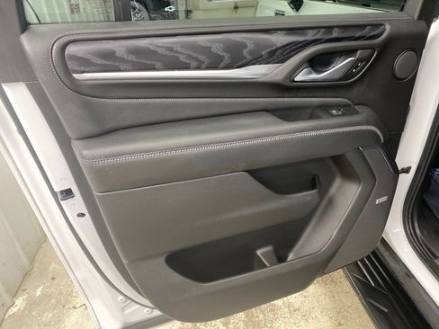 Used 2022 GMC Yukon XL Denali AWD/4WD image 39