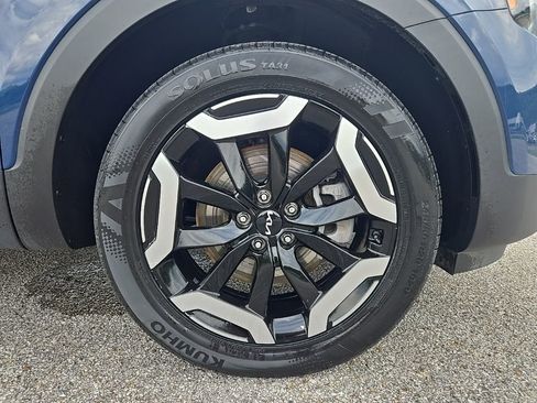 Used 2023 Kia Telluride EX w/ EX Captain's Chair Package FWD image 32