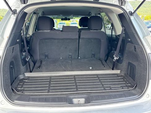 Used 2020 Nissan Pathfinder S AWD/4WD image 18