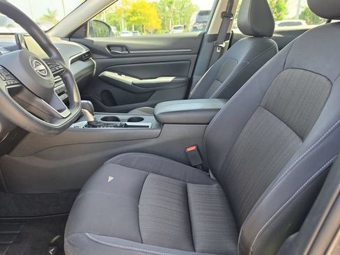 Used 2024 Nissan Altima 2.5 S FWD image 14