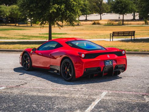 Used 2015 Ferrari 458 Speciale Coupe RWD image 6