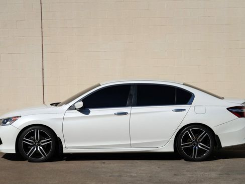 Used 2017 Honda Accord Sport image 41