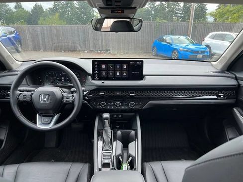 Used 2025 Honda Accord Touring image 9