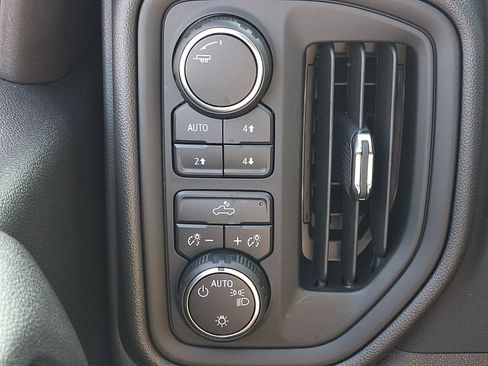 Used 2025 Chevrolet Silverado 1500 Custom Trail Boss AWD/4WD image 22