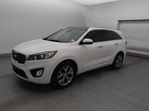 Used 2017 Kia Sorento SX AWD/4WD image 2